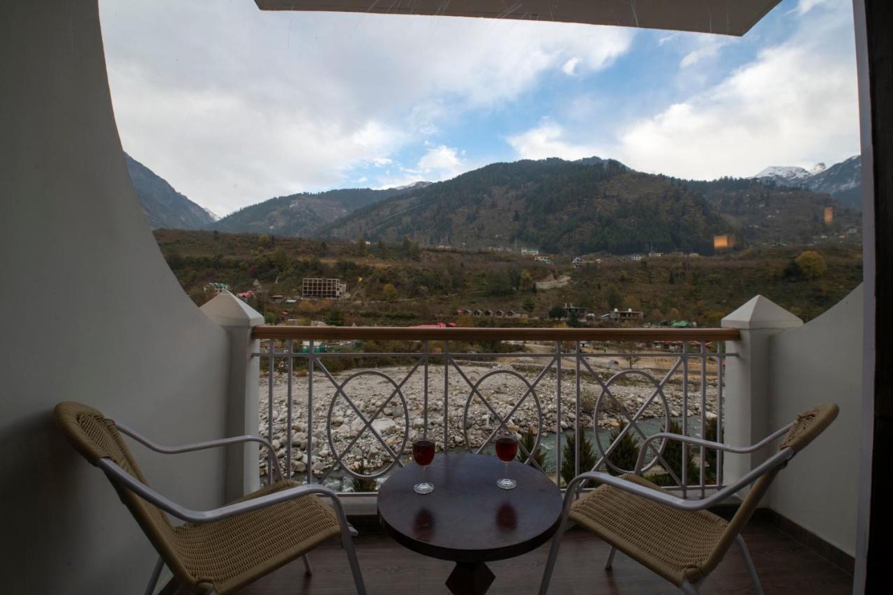 Mastiff Grand Manali Resort Buitenkant foto