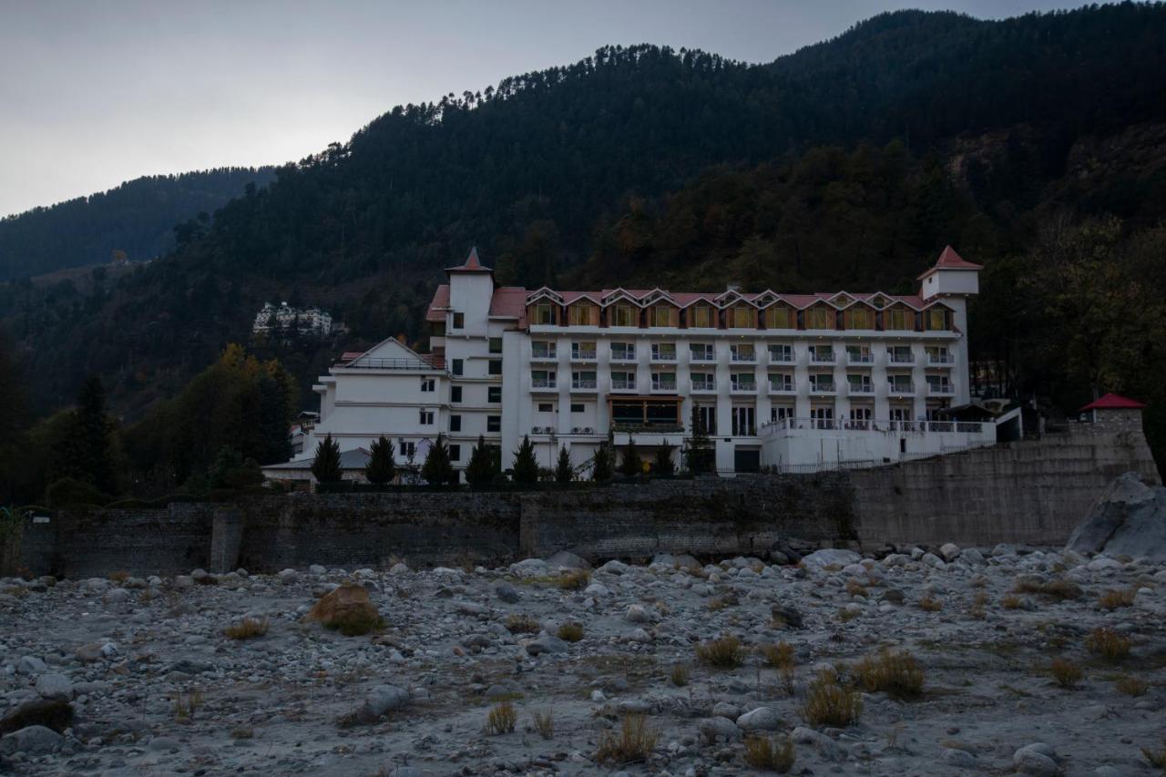 Mastiff Grand Manali Resort Buitenkant foto