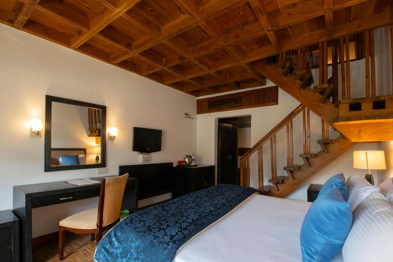 Mastiff Grand Manali Resort Buitenkant foto