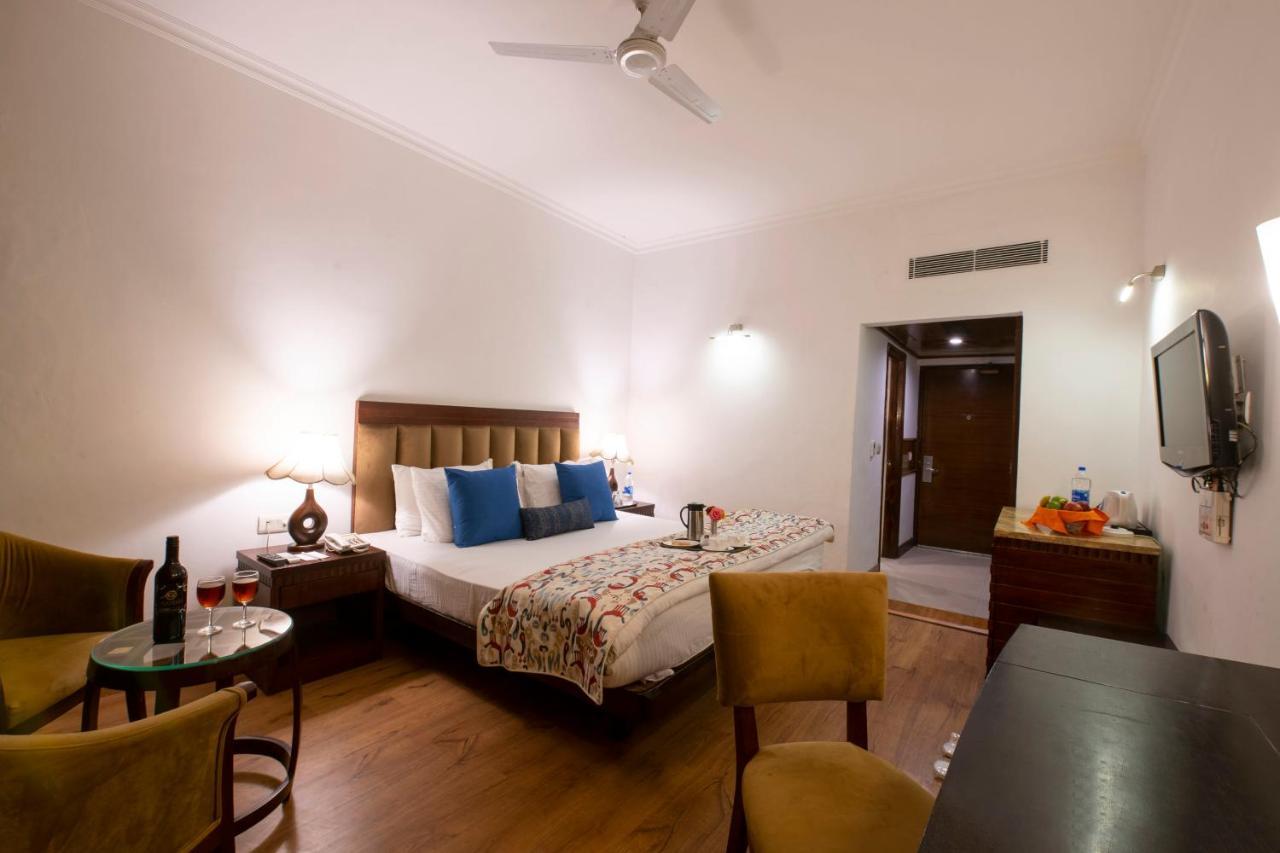 Mastiff Grand Manali Resort Buitenkant foto