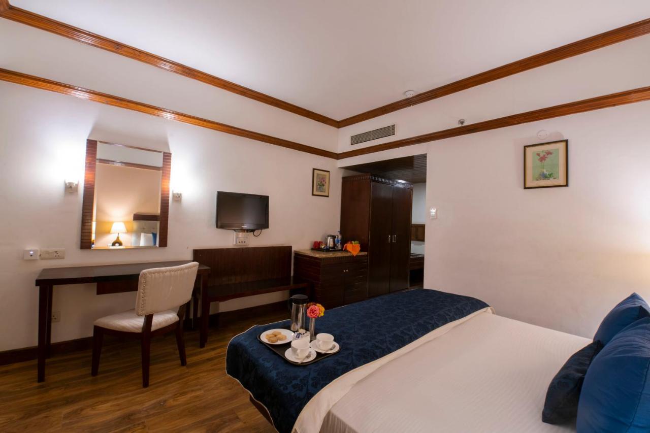 Mastiff Grand Manali Resort Buitenkant foto