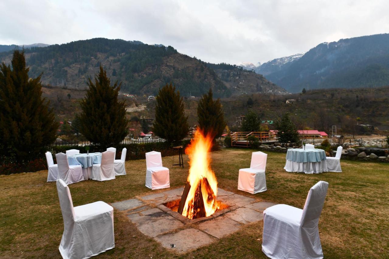 Mastiff Grand Manali Resort Buitenkant foto