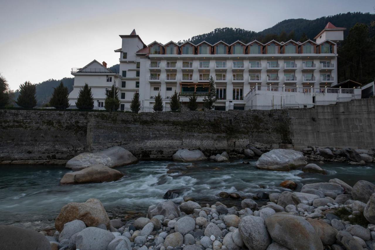 Mastiff Grand Manali Resort Buitenkant foto