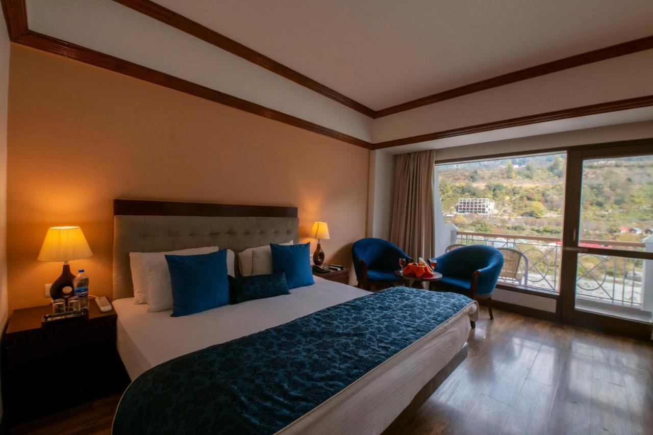 Mastiff Grand Manali Resort Buitenkant foto