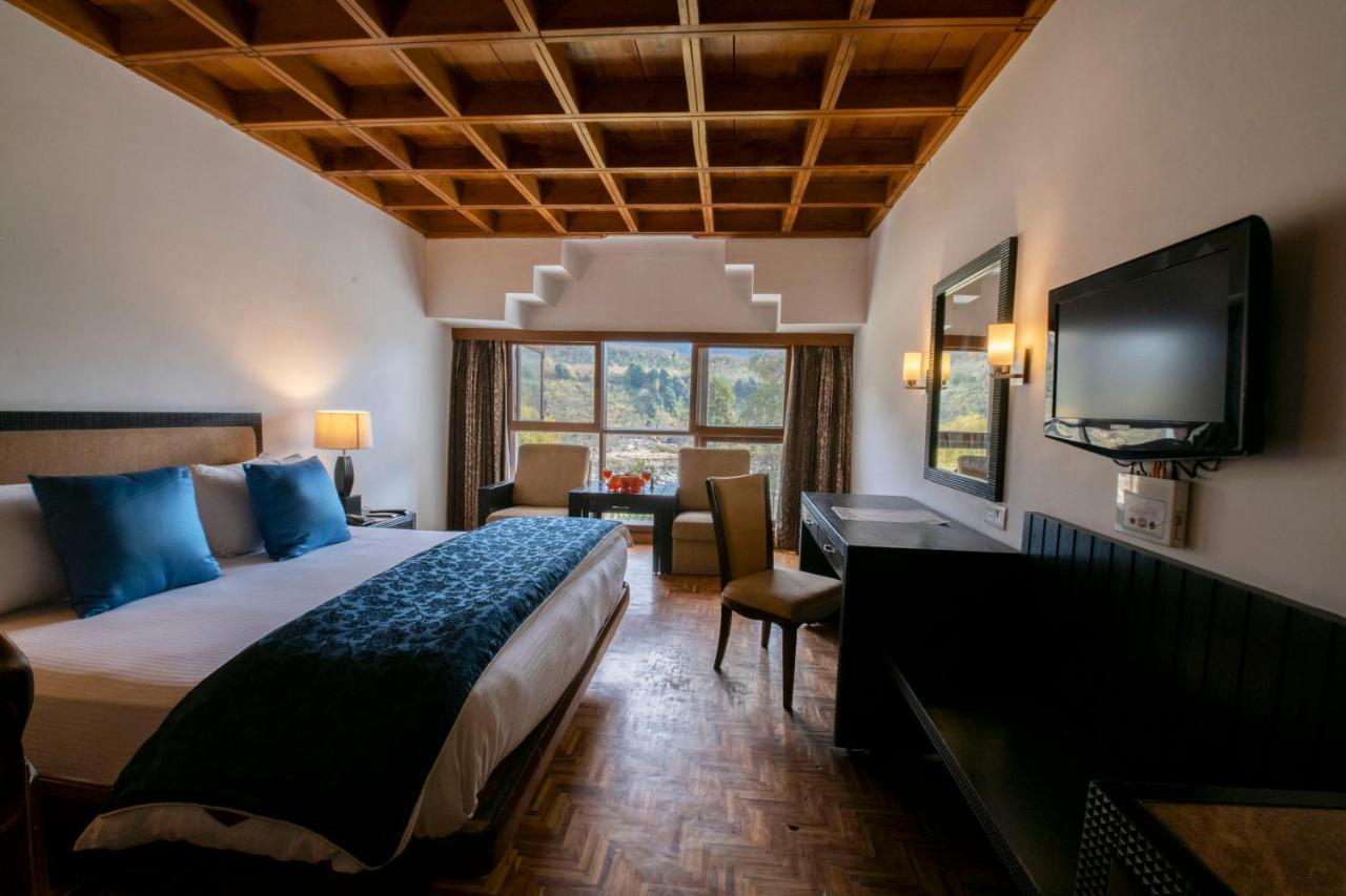 Mastiff Grand Manali Resort Buitenkant foto